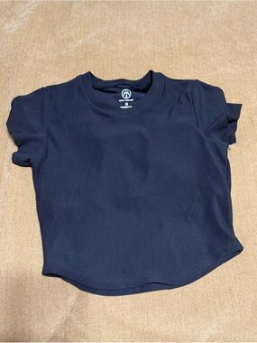 Women’s black Short Sleeve Crop Top with Crew Neck